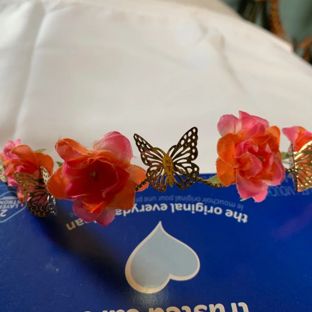 Butterfly with Flowers Crown in Gold Tone!